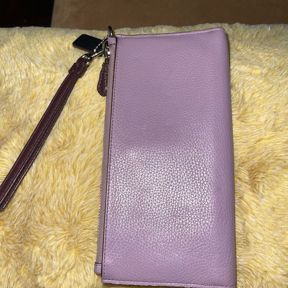 Coach - Picture 2 of 3